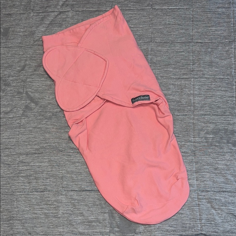 SwaddleMe by ingenuity hot pink 1.0 tog 100% cotton classic velcro baby swaddle